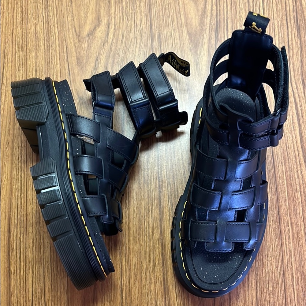 NWOT Dr Martin Ricki Gladiator Sandals